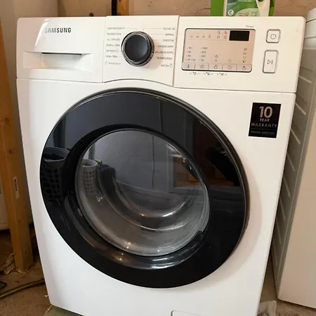 Modern 2br Free Parking 10 Min To Centre